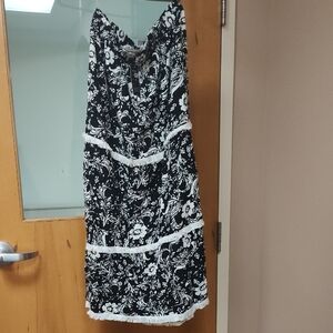 Black & White Floral Sleeveless Dress - Brand Unspecified